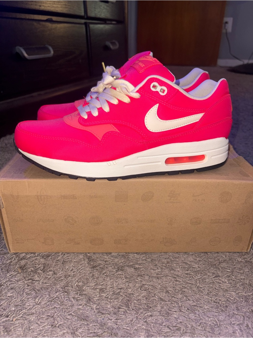 Nike men’s  Air Max 1 Vibrant Pink & White Sneakers